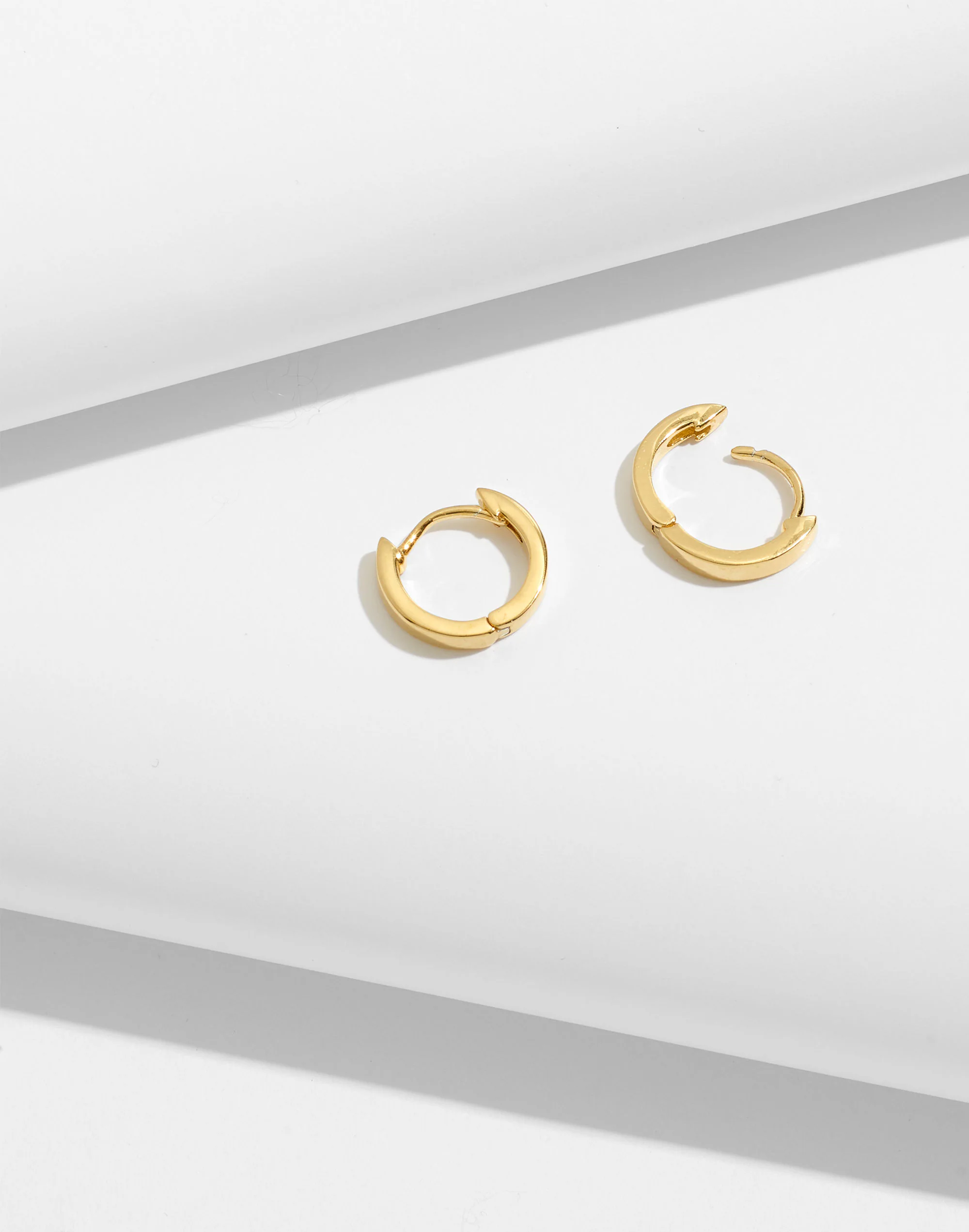 Madewell Delicate Collection Demi-Fine Huggie Mini Hoop Earrings